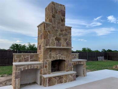 126 Colonial Creek Ln, Weatherford, TX 76088 - photo 2