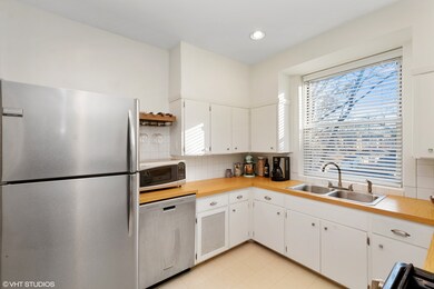 2049 W Ainslie St unit 2E, Chicago, IL 60625 - photo 5