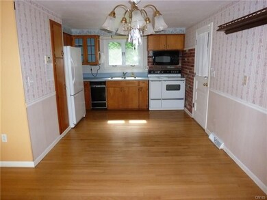 Kitchen/Dining area