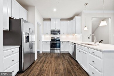 5314 Crape Myrtle Dr, Frederick, MD 21703 - photo 2