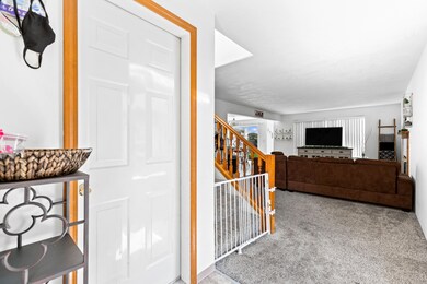 996 Glengrove Ave, Central Point, OR 97502 - photo 2