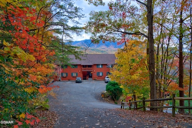 429 Deer Path Ln unit 103, Gatlinburg, TN 37738 - photo 2