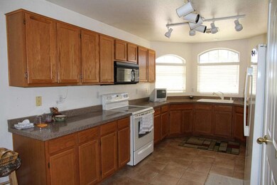 KITCHEN INTO GREAT ROOM
