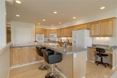 546 Walnut St unit 201, Edmonds, WA 98020 - photo 7