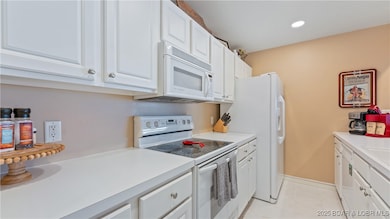 92 Emerald Bay Dr unit 3D, Lake Ozark, MO 65049 - photo 7