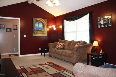 511 Helmwood Cir, Mount Washington, KY 40047 - photo 2