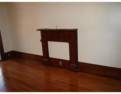 Living Room. Hardwood floors 15.5x11.2
