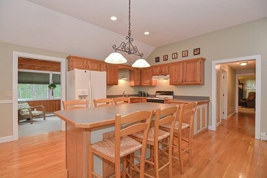 137 Beaver St, Milford, MA 01757 - photo 5