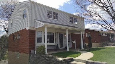 Front Entrance to 184 Woodridge