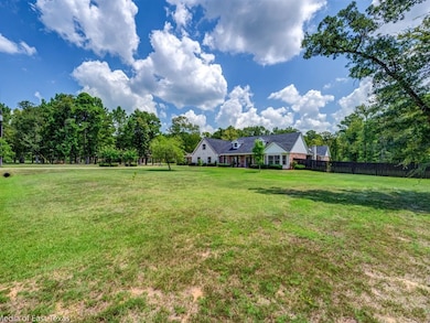 150 Magnolia Bend, Lufkin, TX 75904 - photo 2