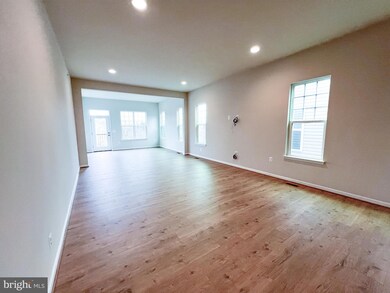 9204 Crestview Ridge Dr, Linton Hall, VA 20136 - photo 4