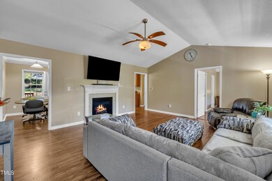 06-345 Kinsman Ct-1