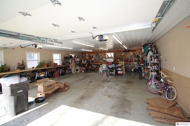 506 W 1st St, Wilber, NE 68465 - photo 2