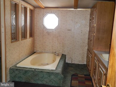 2097 Cannon Hill Rd, Hedgesville, WV 25427 - photo 7