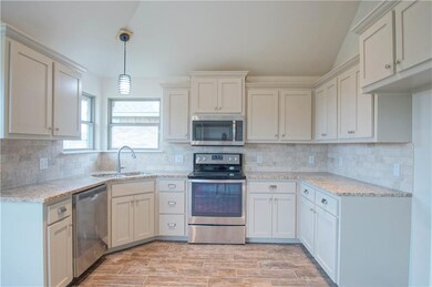 2122 Whispering Pine Blvd, Shawnee, OK 74804 - photo 7