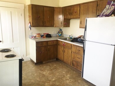 4 Pleasant St, Franklin, NH 03235 - photo 4