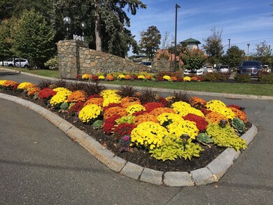 1004 Paradise Rd unit 1A, Swampscott, MA 01907 - photo 2