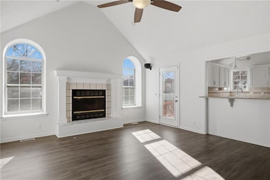 1325 NE Foxwood Dr, Lees Summit, MO 64086 - photo 3