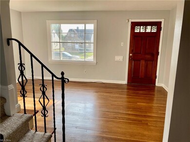 5147 Thomas St, Maple Heights, OH 44137 - photo 3