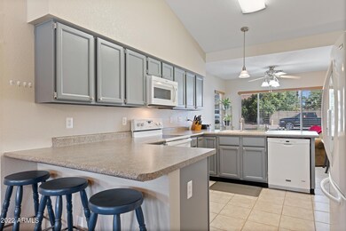 Kitchen Breakfast Bar