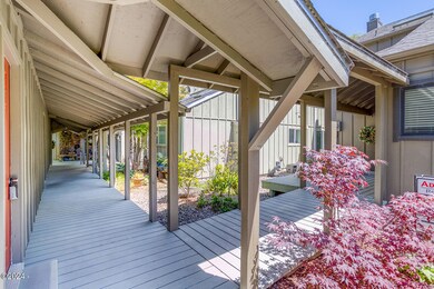 Meadow Ln-105