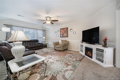 Nice open greatroom which flows into the kitchen.