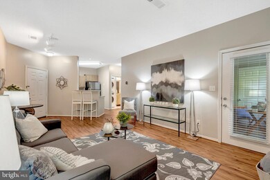 4401 Sedgehurst Dr unit 203, Fairfax, VA 22033 - photo 6