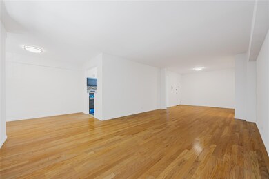3616 Henry Hudson Pkwy unit 2IS, Bronx, NY 10463 - photo 2