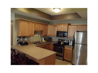 Kitchen. Breakfast bar and stainless