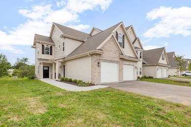 1870 Woodland Way unit 433-1, Slinger, WI 53086 - photo 2