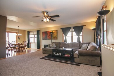 1126 S Perry Pkwy, Oregon, WI 53575 - photo 7