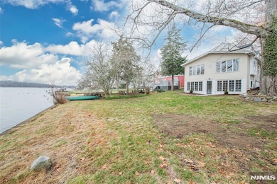 86 Lake Dr W, Wayne, NJ 07470 - photo 5