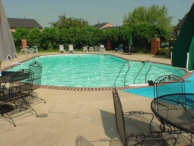 1140 Canterbury Square N, Indianapolis, IN 46260 - photo 2