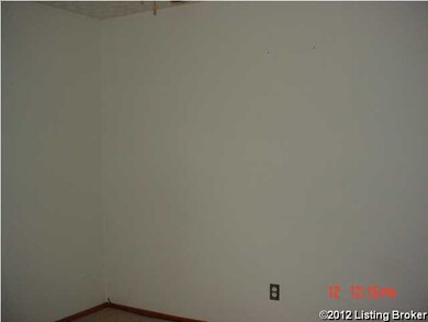 6508 Lantana Ct, Louisville, KY 40229 - photo 7