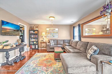 04-LIVING ROOM