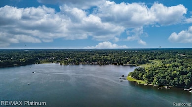 4358 Skusa Dr, Brighton, MI 48116 - photo 7