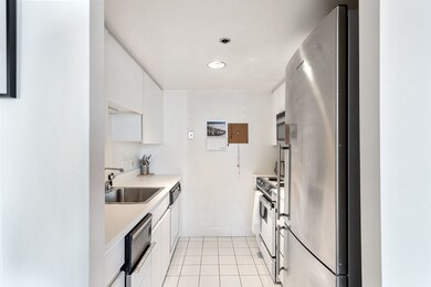 100 Fulton St unit 5N, Boston, MA 02109 - photo 4