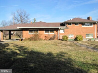 2805 Birkle Ln, District Heights, MD 20747 - photo 2