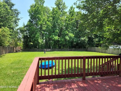 313 Richmond Dr, Jacksonville, NC 28540 - photo 4