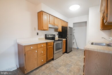 717 E 4th St, Boyertown, PA 19512 - photo 2