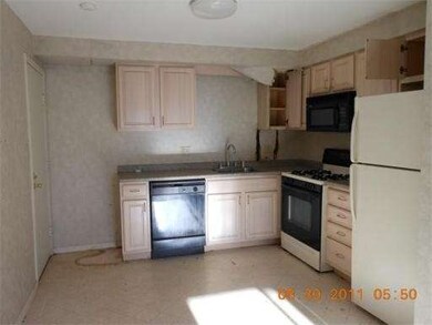 86 Beacon St unit 2, Lawrence, MA 01843 - photo 6