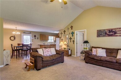 217 Warren Cir, Shelbyville, TN 37160 - photo 5