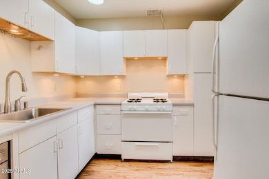 9443 N 5th Ave, Phoenix, AZ 85021 - photo 5