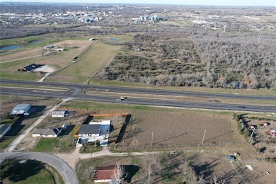 427 West St, Taylor, TX 76574 - photo 4