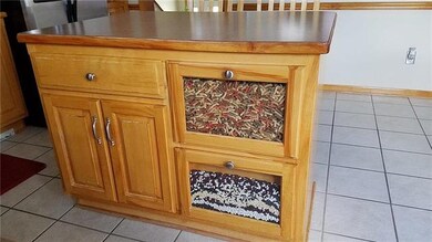 811 Cindy Ln, Raymore, MO 64083 - photo 7