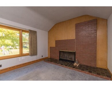 38 Lindbergh Ave, Holyoke, MA 01040 - photo 7