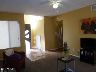 LIVING ROOM-pic 2