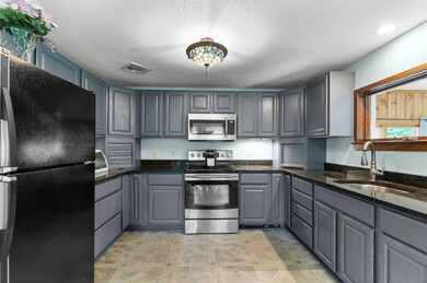 70 Tabor Cir, Albany, NH 03818 - photo 2