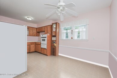 267 Purdy Ave, Staten Island, NY 10314 - photo 5