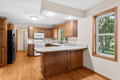 16037 ONEIDA ST_08.jpeg